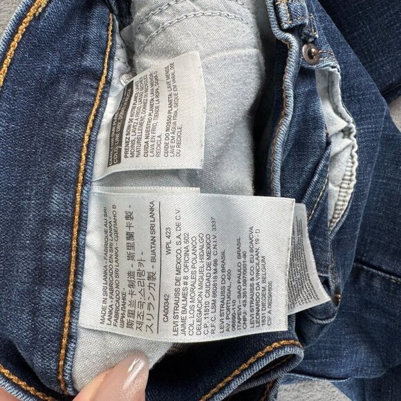 Levis Jeans Women 10 30x30 Blue Classic Boot Cut Mid Rise Stretch Denim Comfort - Picture 8 of 13